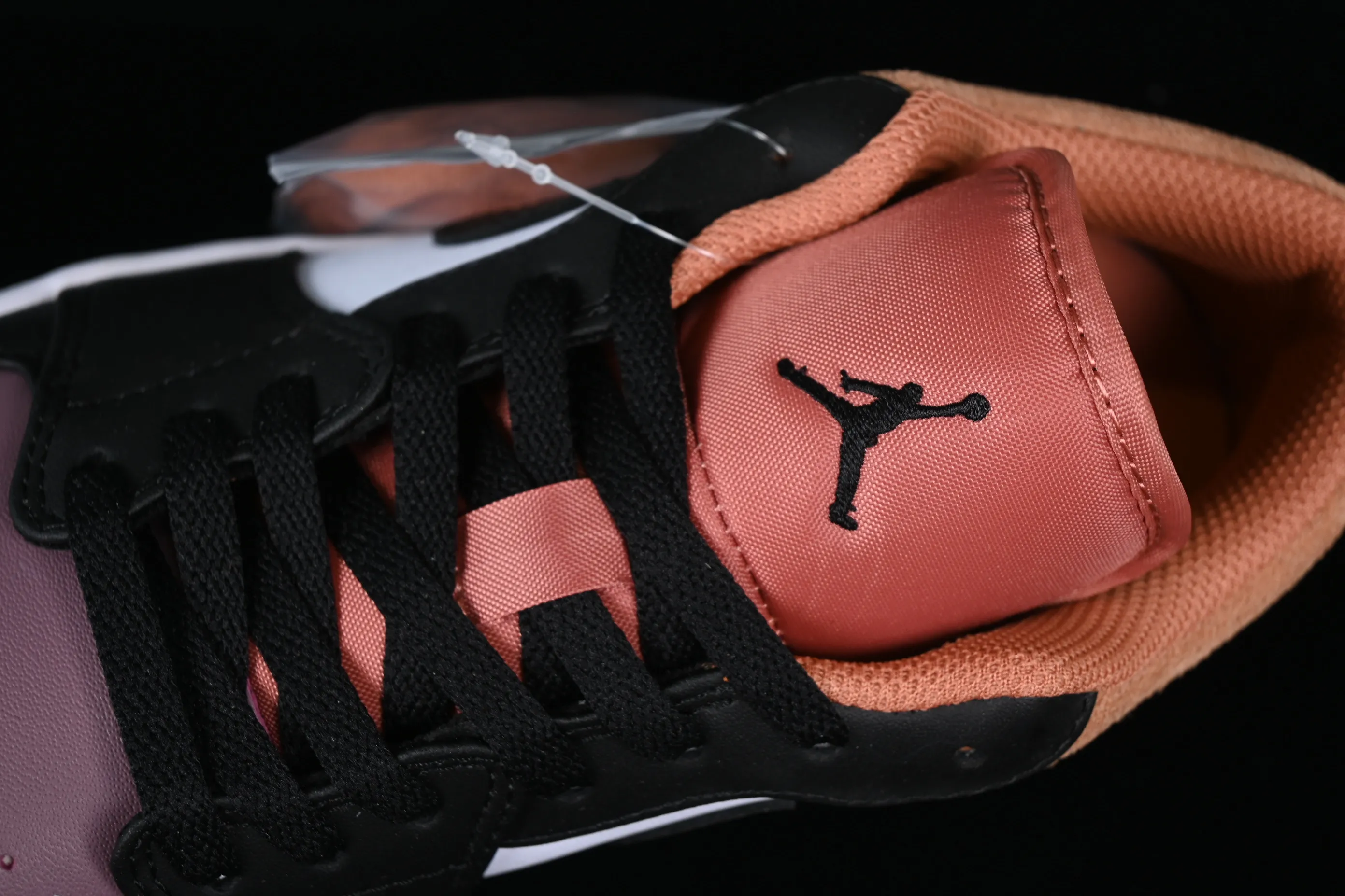 All categories Air Jordan Jordan series basketball shoes Air Jordan 1 Low Z version Air Jordan 1 Low SE AJ1 Joe 1 black and white low-top cultural casual sneakers FB9907-102